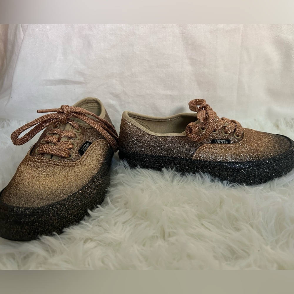 Kids' champagne and black glitter vans